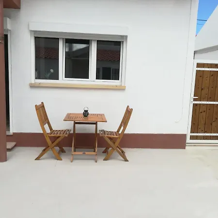 Casinha Da Nyaraló Peniche